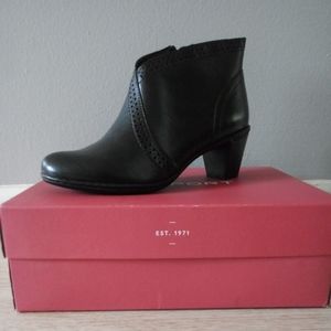 Black V cut Boots